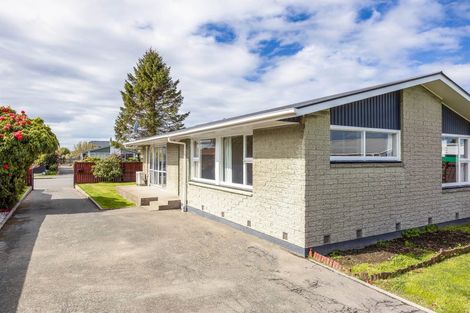 Photo of property in 33 Skerten Avenue, Hornby, Christchurch, 8042