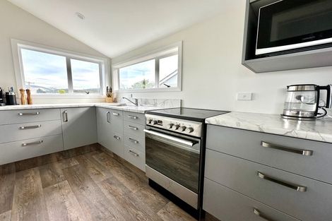 Photo of property in 32 Esplanade, Kaka Point, Balclutha, 9271