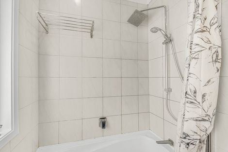 Photo of property in 4233 Great North Road, Glendene, Auckland, 0602