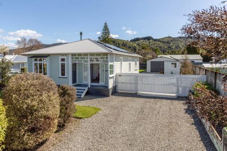 Photo of property in 31 Johnston Street, Featherston, 5710
