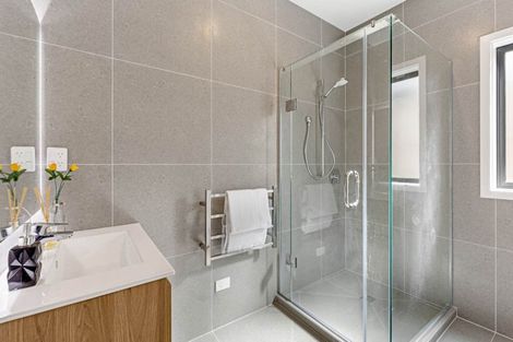 Photo of property in 19 Cara Avenue, Kumeu, 0810