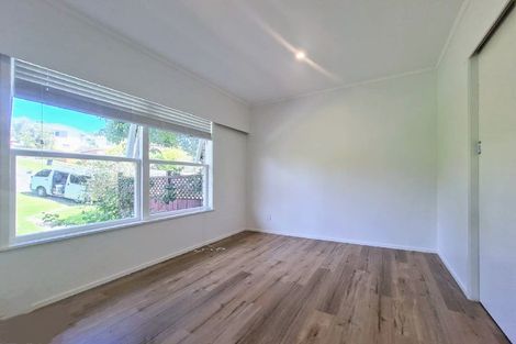 Photo of property in 2/13 Wykeham Place, Glenfield, Auckland, 0629