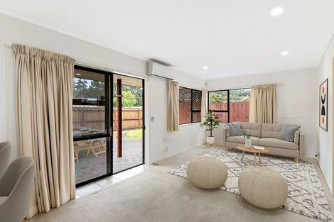 Photo of property in 44 Golfland Drive, Golflands, Auckland, 2013