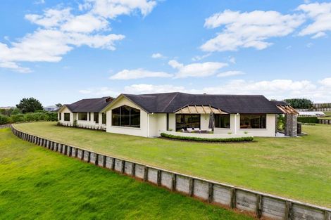 Photo of property in 70 Baylys Coast Road, Dargaville, 0377