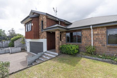 Photo of property in 2 Thomson Avenue, Dinsdale, Hamilton, 3204