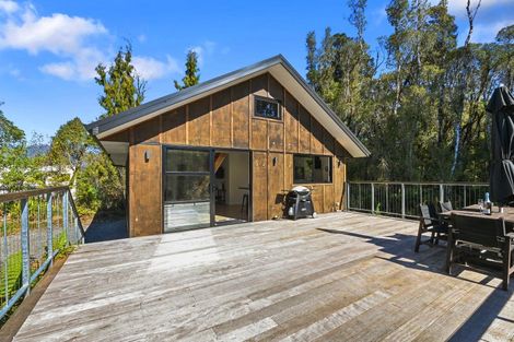 Photo of property in 11 Brownlee Drive, Moana, 7872