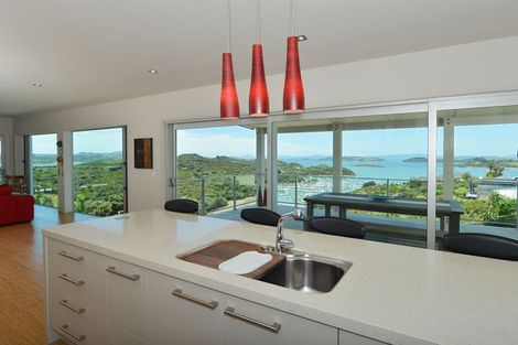 Photo of property in 27 Doves Bay Road, Kerikeri, 0294