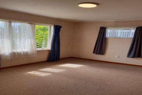 Photo of property in 2/9 Lex Avenue, Green Bay, Auckland, 0604