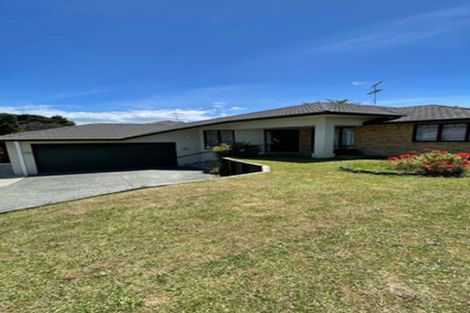 Photo of property in 13 De Havilland Drive, Goodwood Heights, Auckland, 2105