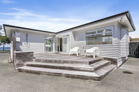 Photo of property in 48 Matakatia Parade, Matakatia, Whangaparaoa, 0930