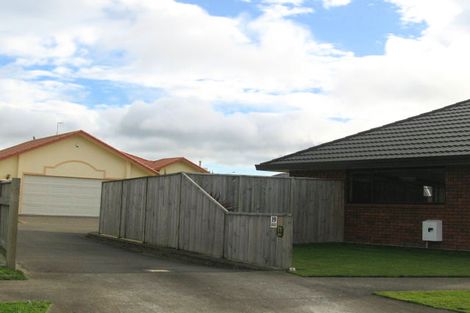 Photo of property in 17 Sycamore Crescent, Fitzherbert, Palmerston North, 4410