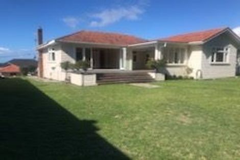 Photo of property in 5 Maungakiekie Avenue, Greenlane, Auckland, 1051