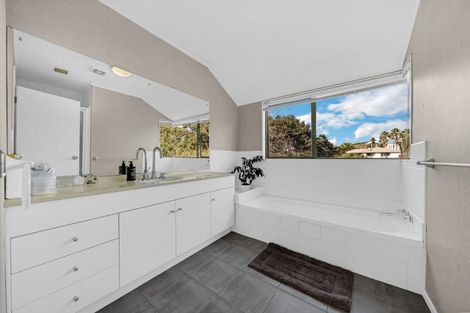 Photo of property in 41 Westpark Drive, West Harbour, Auckland, 0618