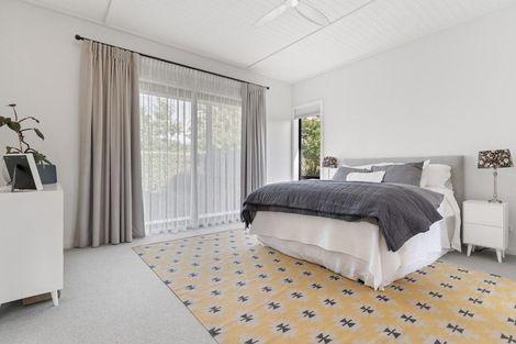 Photo of property in 7 Fairway Drive, Martinborough, 5711