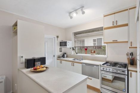 Photo of property in 461 Stokes Valley Road, Stokes Valley, Lower Hutt, 5019