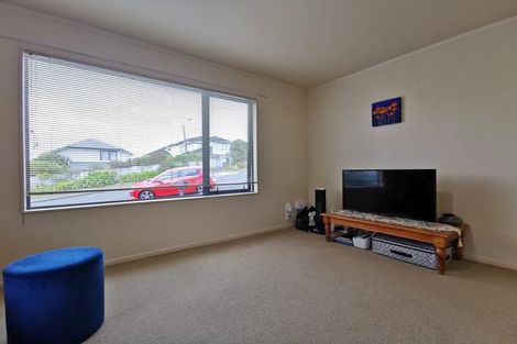 Photo of property in 12 Meadowcroft Grove, Johnsonville, Wellington, 6037