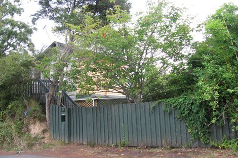 Photo of property in 7 Tanekaha Road, Titirangi, Auckland, 0604