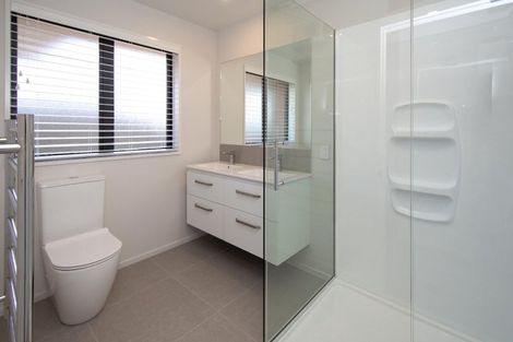 Photo of property in 130 Shillingford Boulevard, Rolleston, 7615