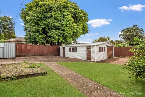 Photo of property in 28 Eyre Street, Henderson, Auckland, 0612