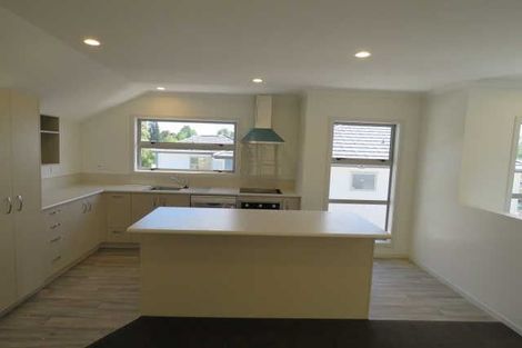 Photo of property in 4/50 Banbury Crescent, Fairfield, Hamilton, 3214