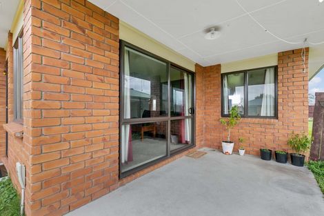 Photo of property in 22 Kittyhawk Place, Melville, Hamilton, 3206