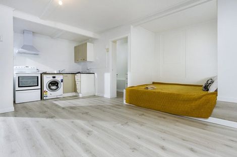 Photo of property in 33 Waimana Avenue, Northcote Point, Auckland, 0627