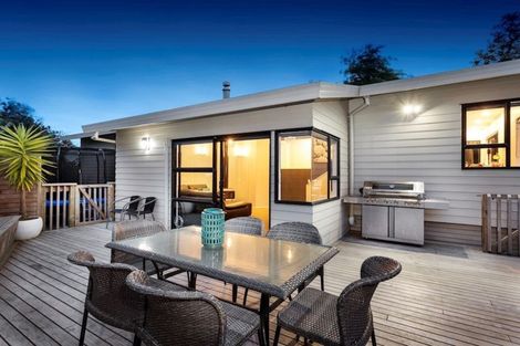 Photo of property in 33 D'oyly Drive, Stanmore Bay, Whangaparaoa, 0932