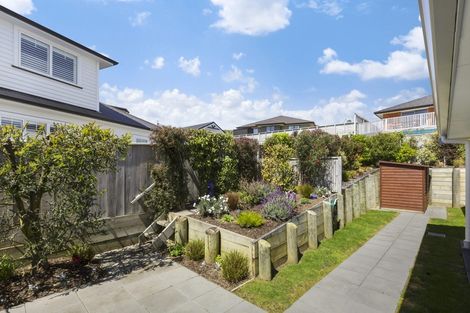 Photo of property in 6 Grace Cove, Aotea, Porirua, 5024