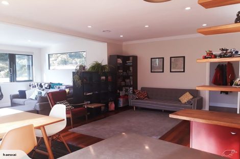 Photo of property in 73 Hungerford Road, Houghton Bay, Wellington, 6023