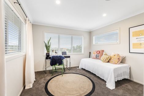 Photo of property in 58 Nicholson Road, Khandallah, Wellington, 6035