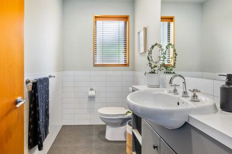 Photo of property in 2 Emerald Lane, Cashmere, Christchurch, 8022