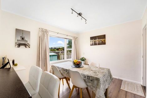 Photo of property in 28 Lowry Crescent, Stokes Valley, Lower Hutt, 5019
