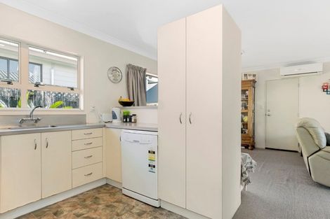 Photo of property in 4b Queen Road, Bellevue, Tauranga, 3110