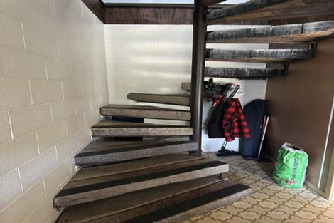 Photo of property in 8 Meuli Street, Eltham, 4322