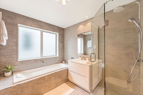 Photo of property in 41 Ascension Crescent, Orewa, 0931