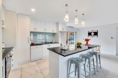 Photo of property in 27 Gendo Avenue, Henderson, Auckland, 0612