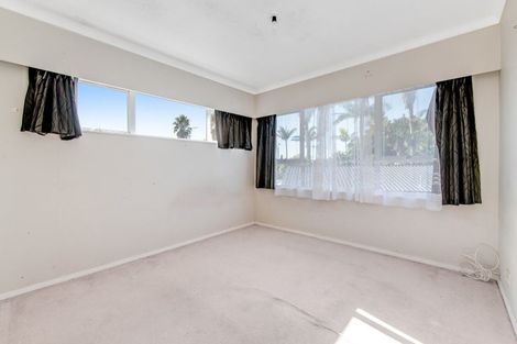 Photo of property in 28 Doment Crescent, Orewa, 0931