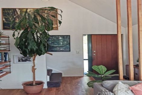 Photo of property in 740a West Coast Road, Oratia, Auckland, 0604