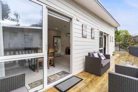 Photo of property in 16a Alexander Street, Cockle Bay, Auckland, 2014