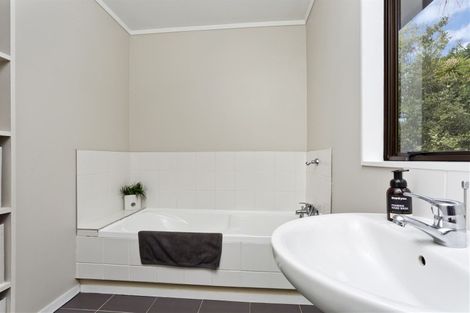 Photo of property in 3/82 Parr Terrace, Castor Bay, Auckland, 0620