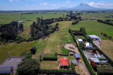 Photo of property in 185 Tasman Street, Opunake, 4616