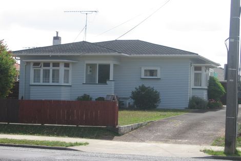 Photo of property in 1/135 Shakespeare Road, Milford, Auckland, 0620