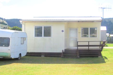 Photo of property in 104a The Square, Whangamata, 3620