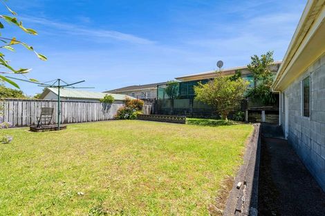 Photo of property in 8 Kennedy Place, Merrilands, New Plymouth, 4312