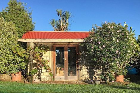 Photo of property in 76 Top Town Place, Coromandel, 3506