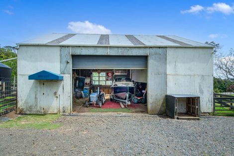 Photo of property in 12 Mildon Road, Waitakere, Auckland, 0782