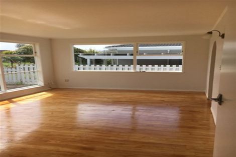 Photo of property in 5 Bodi Place, Te Atatu South, Auckland, 0610