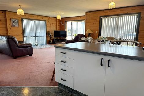 Photo of property in 2 Jamieson Road, Karoro, Greymouth, 7805