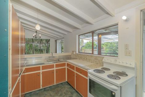 Photo of property in 20 Annette Place, Whitianga, 3510