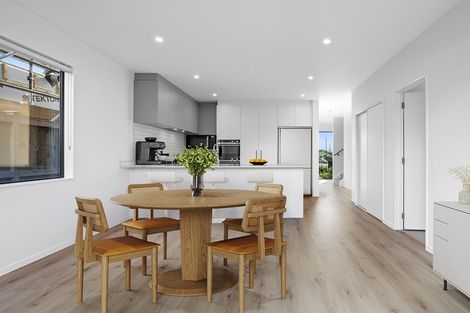 Photo of property in 22 Park Green Avenue, Rosehill, Papakura, 2113